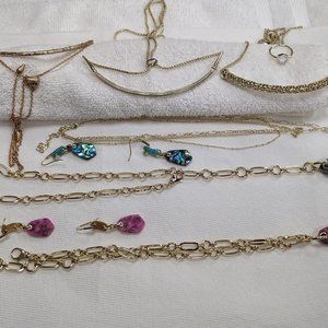 KENDRA SCOTT LOT - 2 PAIR Earrings, FIVE Necklaces SOLD AS A LOT ONLY